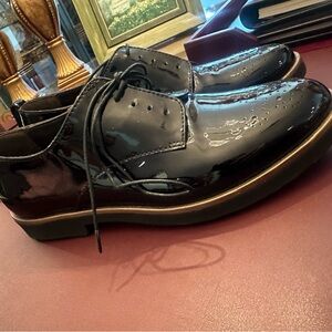 Attilio Giusti Leombruni Black Flats with Polished Finish